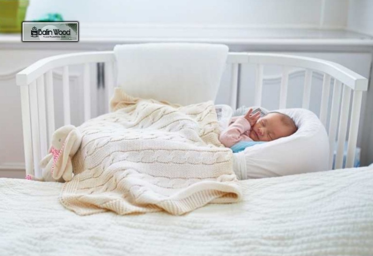 کاهش اضطراب جدایی کودک با تخت کنار مادر