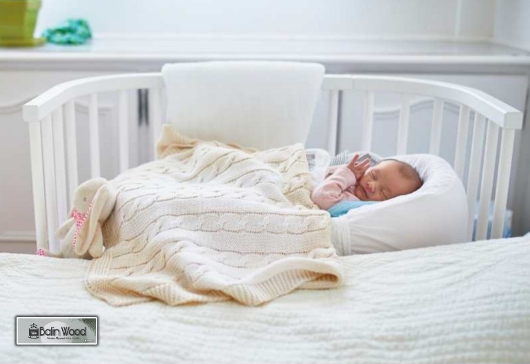 نوزاد دز تخت کنار مادر با قابلیت اتصال به تخت والدین